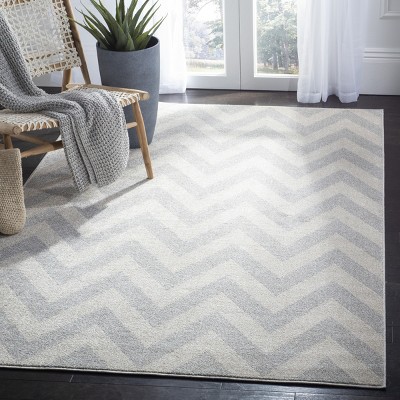 Reversible Easy-Care Light Grey/Beige Synthetic Area Rug 4' x 6'