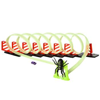 Qaba Track Builder Loop Kit Criss-Cross Glowing Race Track Toy Set Spooky Spider Fun Starter Kit, with Pull-back Car for 3-6 years old, Lime Green