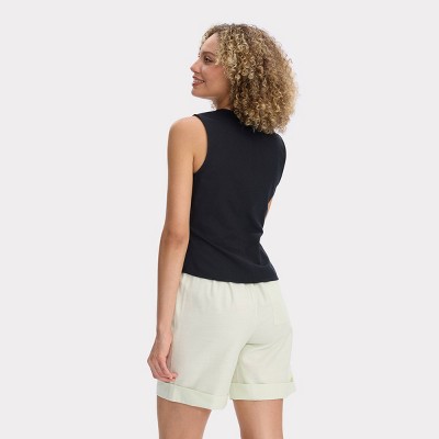 Women's Tailored Vest - Universal Thread™