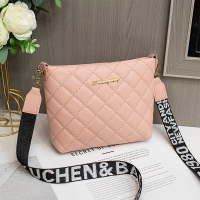 Boersma Small Quilted Messenger Bag for Women – Trendy Lingge Embroidery Shoulder Purse with Fashion Chain Crossbody Strap