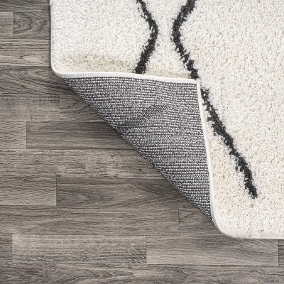 Catala Moroccan Diamond Shag 3'x5' Black and White Area Rug