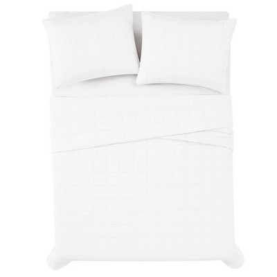 White Full Microfiber Quilt Set with Shams