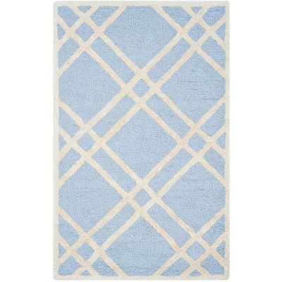Hand-Tufted Wool Cambridge 2'6" x 4' Rug in Light Blue/Ivory