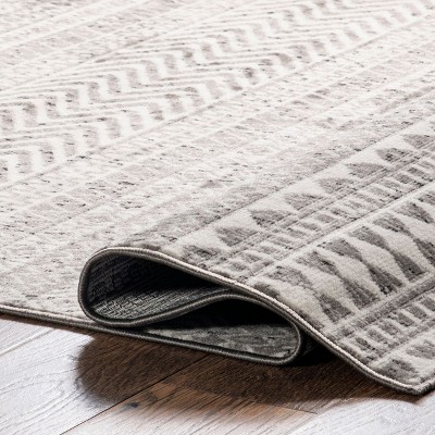 Gray Geometric Patterned 8' x 10' Synthetic Area Rug