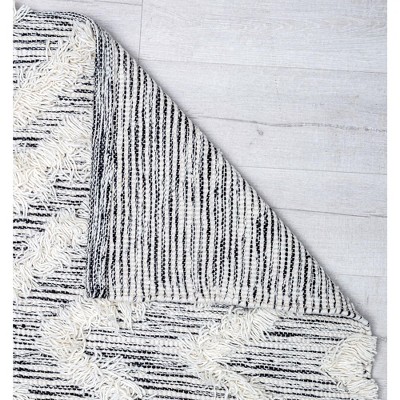 Gray and White Diamond Pattern Wool Area Rug, 8' x 10'