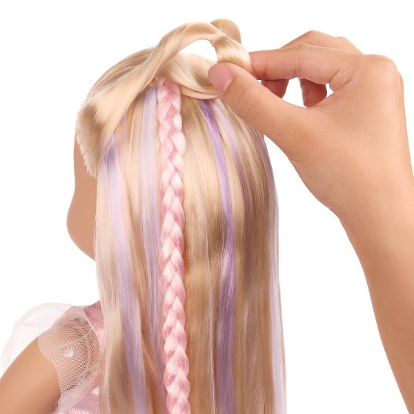 Muñeca Our Generation Amara 18" con cabello que crece, clips para el cabello y libro de peinados 4