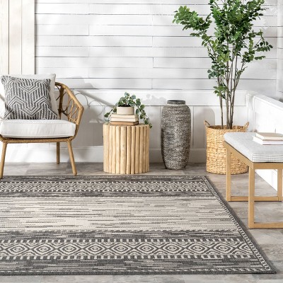 Reversible Gray Synthetic 7'6" x 10'9" Easy-Care Outdoor Area Rug