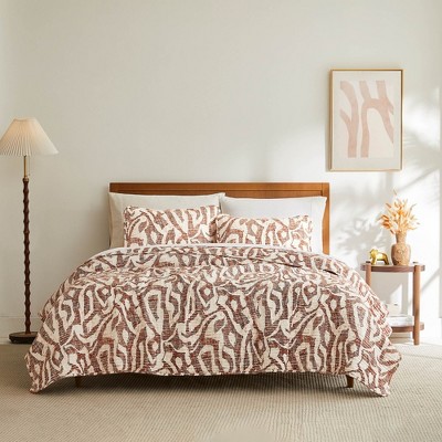 Khari Slate Oversized King Microfiber Quilt Set with Pillow Shams