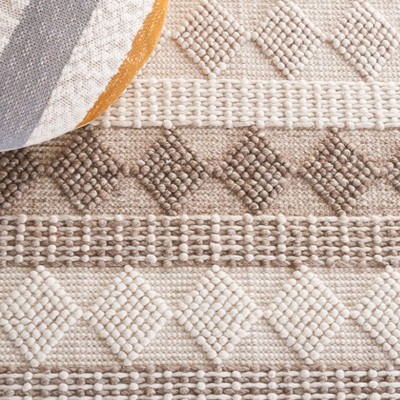Ivory and Gray Handwoven Wool Area Rug, 5' x 8'