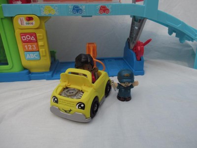 Fisher-Price Little People Toddler Playset with Figures & Toy Car, Light-up  Learning Garage