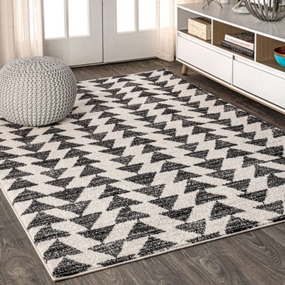 5'x8' Aisha Moroccan Triangle Geometric Area Rug, Cream/black ...