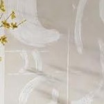 contrast color (white + gray)