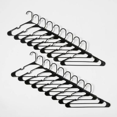 18pk Plastic Hangers Black - Brightroom™