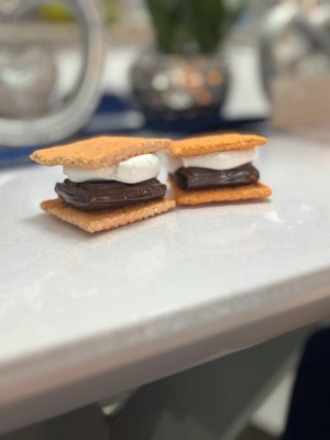 Guest review image 1 of 3, zoom in