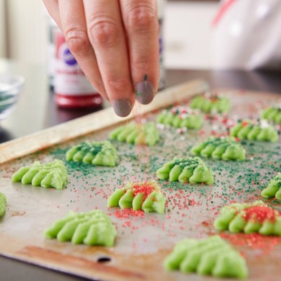Ergonomic Clear Barrel Cookie Press with 12 Discs