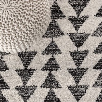 Aisha Black and Cream Geometric 8' x 10' Area Rug