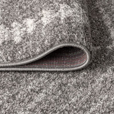 Gray Geometric 4' x 6' Reversible Synthetic Area Rug