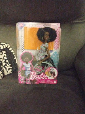 Barbie Doll with Wheelchair and Ramp, Kids Toys, Barbie Fashionistas, Curly  Black Hair, Rainbow Heart Romper, Clothes and Accessories