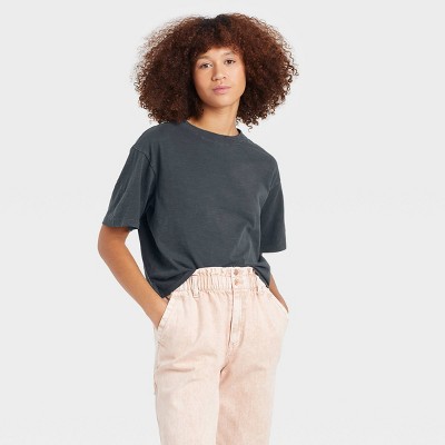 Women&#39;s Short Sleeve Boxy T-Shirt - Universal Thread&#8482; Dark Gray S