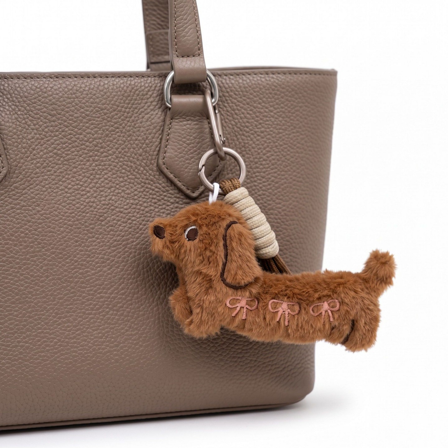 Брелоки Alilang 2-Piece Dachshund Plush Bag Charm Keychain Bow Embroidery Rope Loop Purse Accessory - Brown, цвет: Коричневый — фото 2