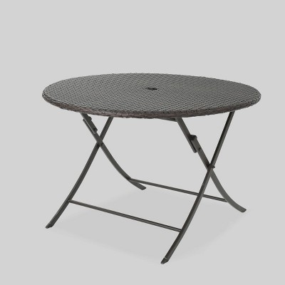 target round folding table