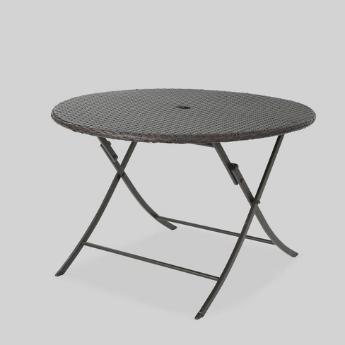 Foldable outdoor dining online table