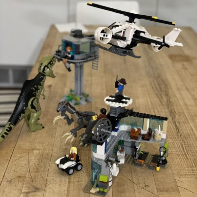 LEGO Jurassic World Ataque del Giganotosaurio y el Therizinosaurio +9 años  - 76949