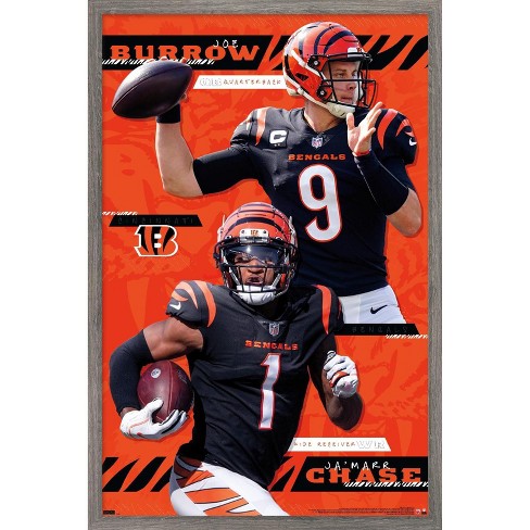 Trends International NFL Cleveland Browns - Neon Helmet 23 Framed Wall  Poster Prints Barnwood Framed Version 22.375 x 34