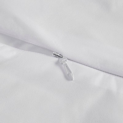 King Size White Water Resistant Bedspread with Zipper Closure