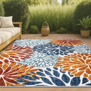 Crisantemo Floral Indoor/Outdoor Area Rug - JONATHAN Y - 1 of 4