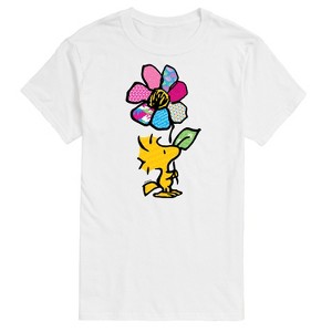 Men's - Peanuts - Woodstock With Flower And Pattern Short Sleeve Graphic T-Shirt - 1 of 4