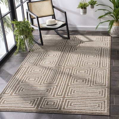 Wheat and Beige Rectangular 4' x 6' Geometric Area Rug