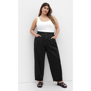 Women's Plus Size Stretch Waist Wide Leg Crop Jean - black | CITY CHIC - 1 of 4