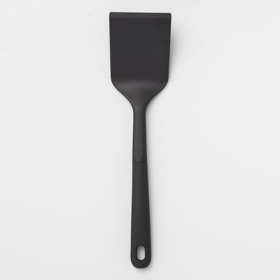 slotted spatula vs solid spatula