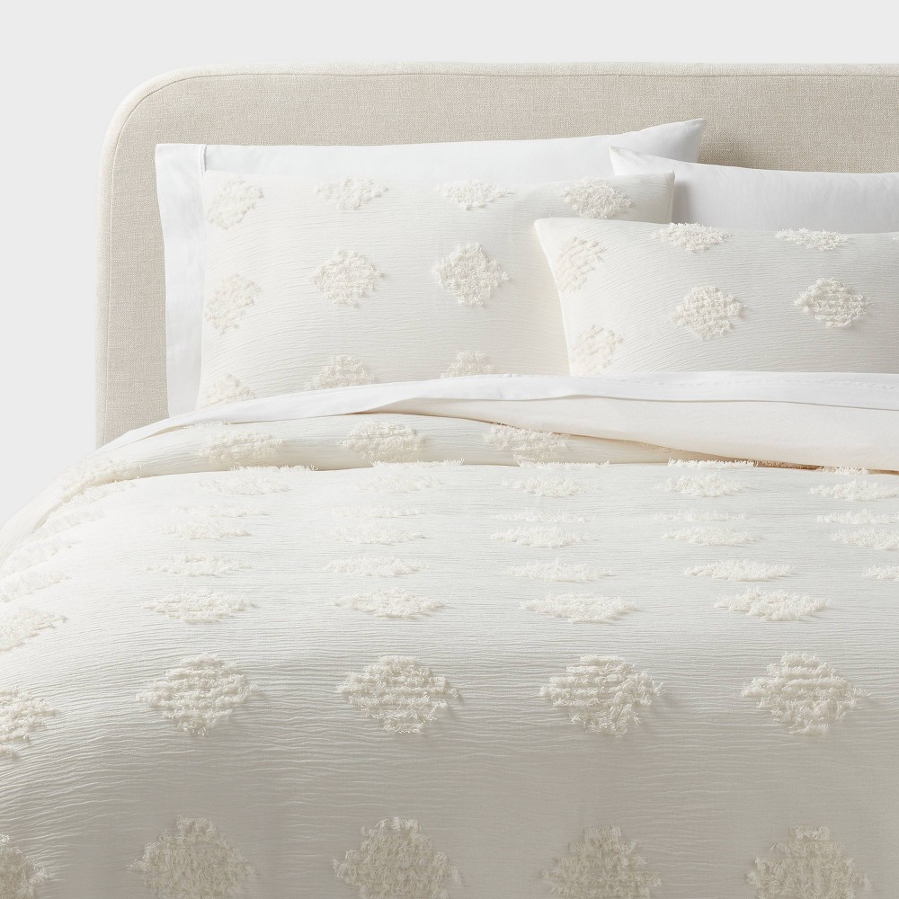 Full/Queen Tufted Diamond Crinkle Duvet Cover and Sham Set Ivory - Threshold™
