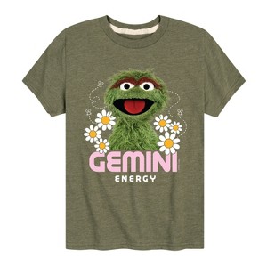 Boys' - Sesame Street - Oscar Gemini Energy Short Sleeve Graphic T-Shirt - 1 of 4