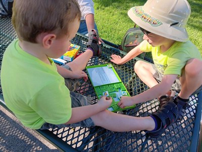 PlayMonster Take N Play Anywhere — Hangman — Easy to Use, Hard to Lose —  Fun on the Go Travel Game — For Ages 5+