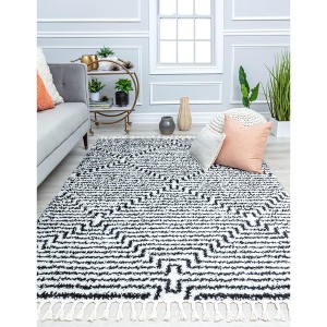 CosmoLiving By Cosmopolitan Bennett BT20D Modern Stripe/Diamond Area Rug - 1 of 4