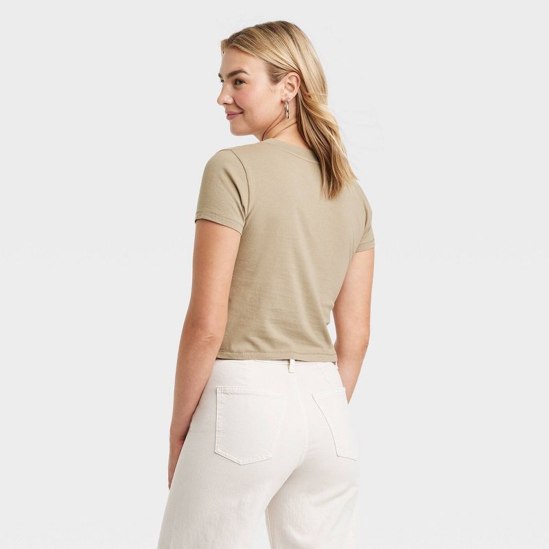 Women's Shrunken Short Sleeve V-Neck T-Shirt - Universal Thread™, 3 of 7