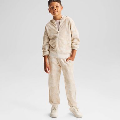 Boys' Relaxed Fit Pull-On Fleece Jogger Sweatpants - Cat & Jack™ Camo XS
