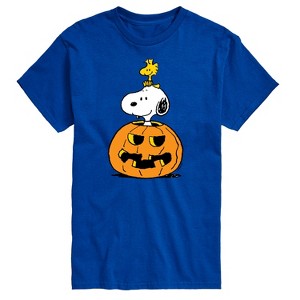 Men's - Peanuts - Snoopy Woodstock Pumpkin Short Sleeve Graphic T-Shirt - 1 of 4