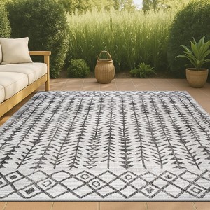 Tokay Bohemian Inspired Geometric Indoor/Outdoor Area Rug - JONATHAN Y - 1 of 4