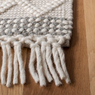 Ivory and Grey Hand-Tufted Wool Rectangular Area Rug, 5' x 8'