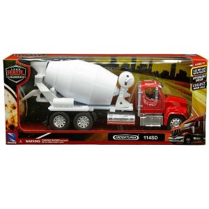 New Ray 1:32 Freightliner 114SD Cement Mixer (Red) – Construction – Long Haul Truckers - 1 of 3
