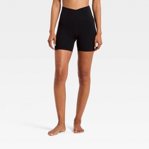 Shorts ciclistas cruzados de tiro ultra alto de uso diario suaves para mujer de 5" - All In Motion™