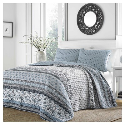 blue and gray quilt