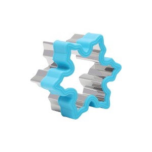Unique Bargains Biscuit Cutter Medium Snowflake Cookie Cutter Hand Washable Stainless Steel Plastic 2.8"x3.2"1.6" 1Pcs - 1 of 4