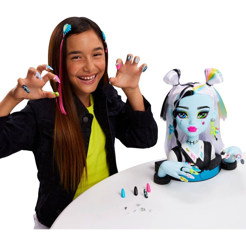 Monster High Frankie Stein Styling Head with 65+ Nail, Hair and Face Accessories, 2 of 7