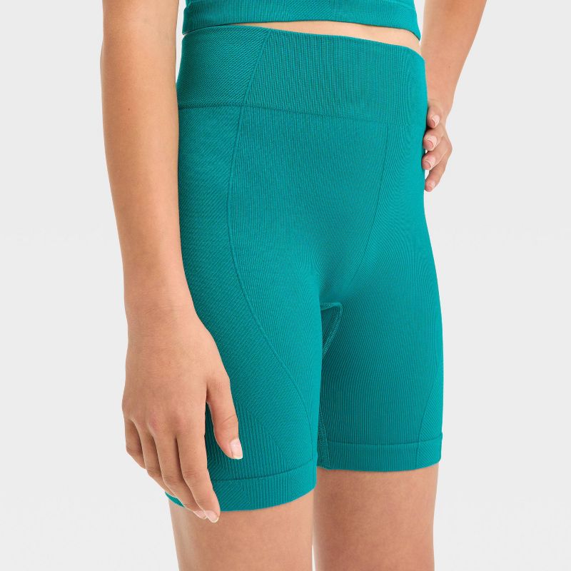 Girls&#39; Seamless Bike Shorts - All In Motion™, 3 of 4