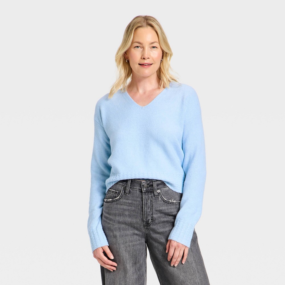 Women's Long Sleeve Cable Trim V-Neck Pullover Sweater - Universal Thread™ Light Blue L